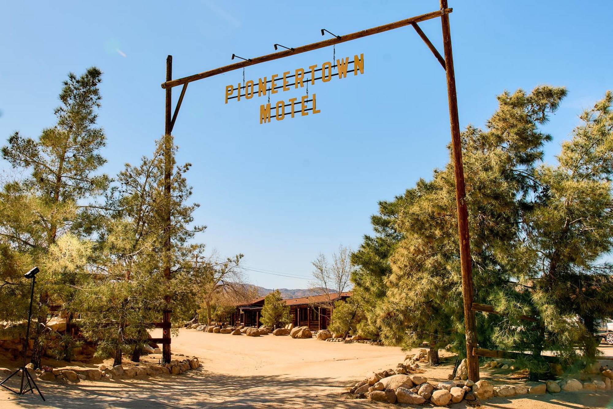 Pioneertown Motel エクステリア 写真